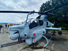 Government confirms purchase of AH-1Z trainer
