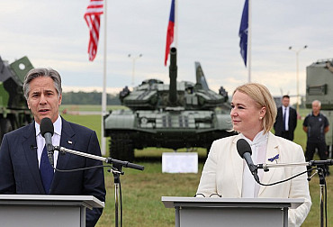 NATO in Prague: praise for Czech defence spending and aid to Ukraine