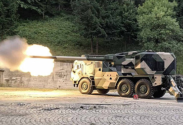 Malaysia becomes the first user of the Slovak EVA M2 Howitzer