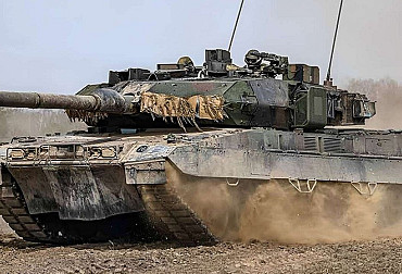 Defense Committee debates Leopard 2A8 tank deal and backpack issues
