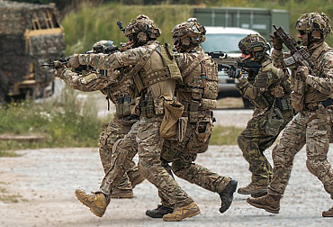 Special crisis training: Active reserves and professionals tested in a real-conflict simulation